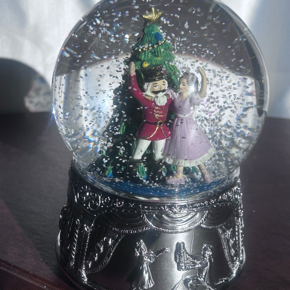 Reed & Barton Nutcracker Suite Musical Snow Globe Silver tone Christmas 887123